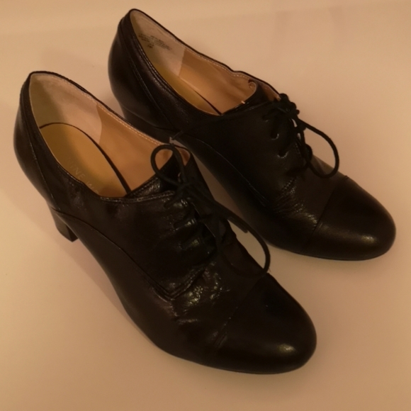 Nine West black leather booties - Picture 3 of 3